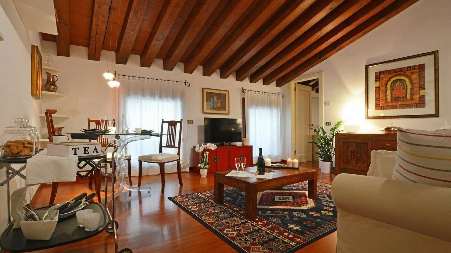 Apartment Deluxe Isola Di Mezzo 0*, Treviso